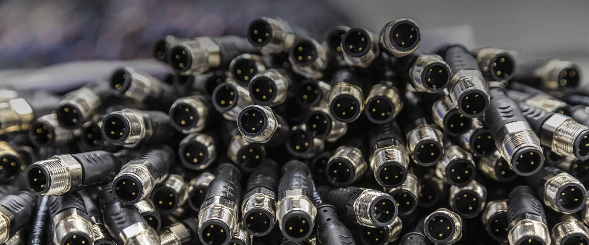 PASSIONE E PRECISIONE NEL CABLAGGIO